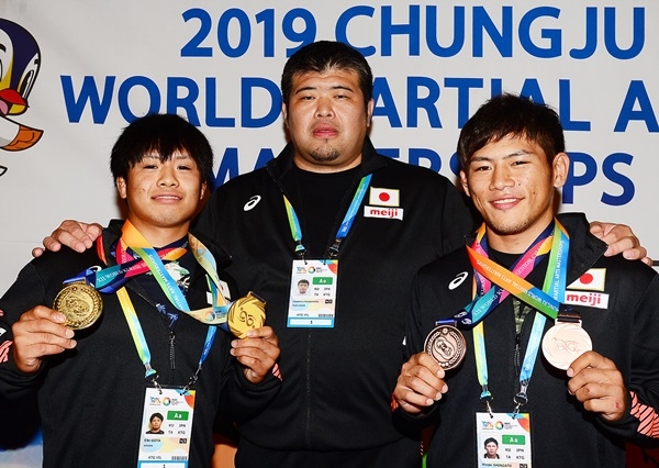 (왼쪽부터) 일본 크라쉬 선수단 에이키 고야, 무라모토, 히로키 신자토씨.