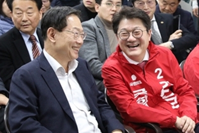 오제세 전 의원(왼쪽), 김진모 예비후보