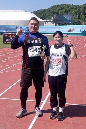 이윤철(왼쪽), 김휘수 선수.